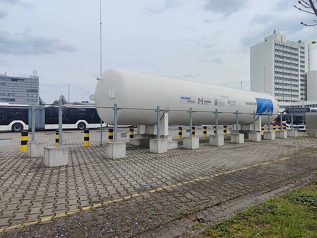 Wiesbaden gibt sich beim emissionsfreien ÖPNV gern als Vorreiter. Die Einführung von wasserstoffbetriebenen Brennstoffzellenbussen ist jedoch spektakulär gescheitert.