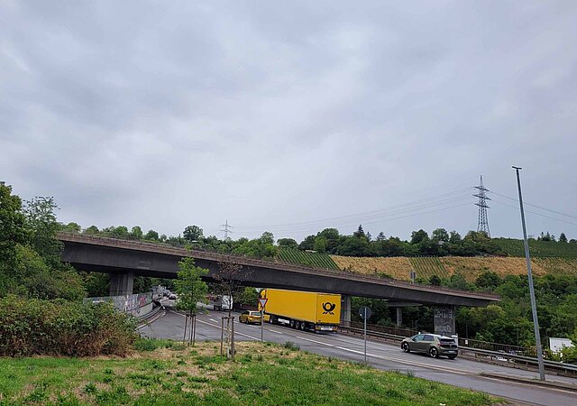 Autobahnzubringer Stuttgart-Zuffenhausen B10 B27 Straßenbauprojekt