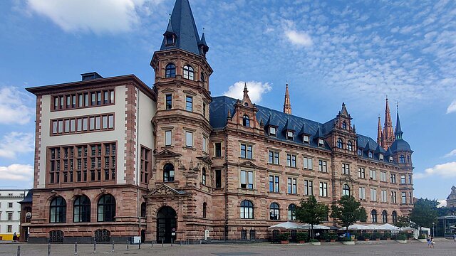 Rathaus Wiesbaden als Schauplatz von vielen