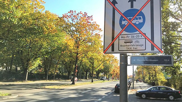 Rückbau der Busspur Berlin Clayallee